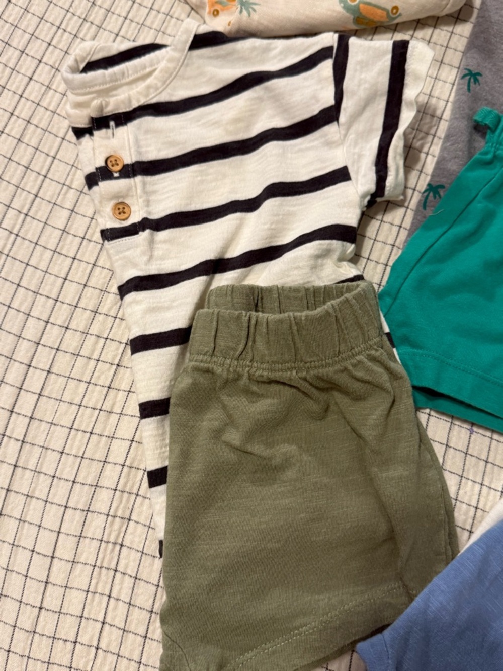 Three Cat & Jack Toddler Matching Short & Tee sets & Carters Henley Romper 18mo - Picture 4 of 5